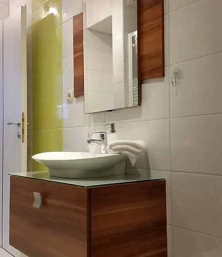 Sanja Appartement *